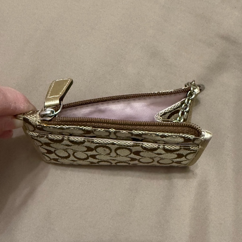 Signature Coach Keychain Wallet - Picture 3 of 3